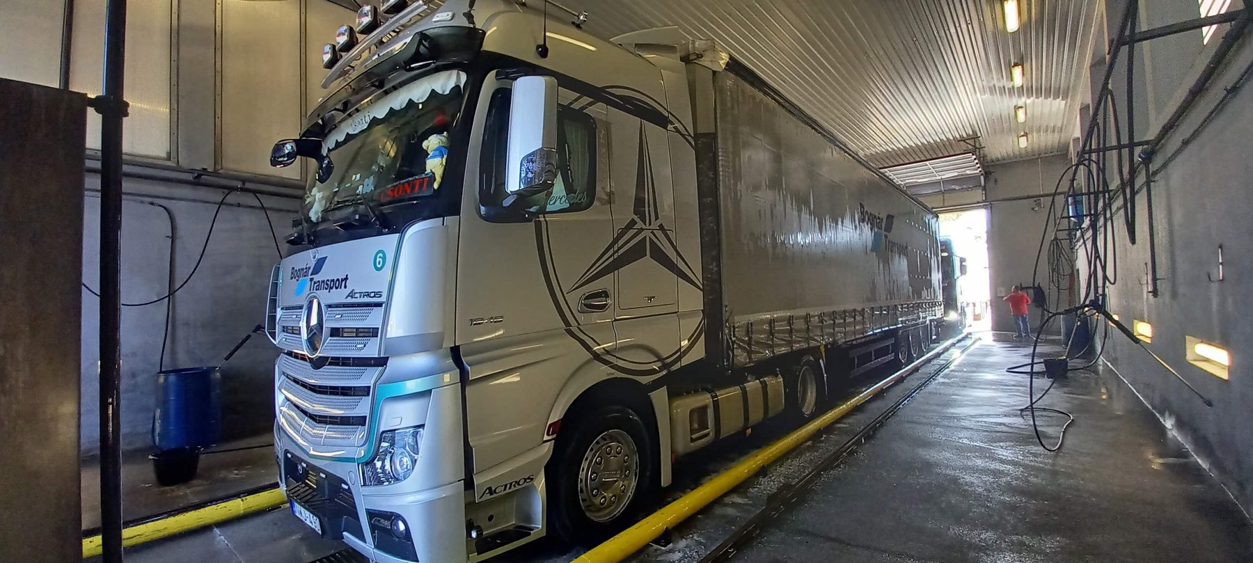 Bognár Transport járműve