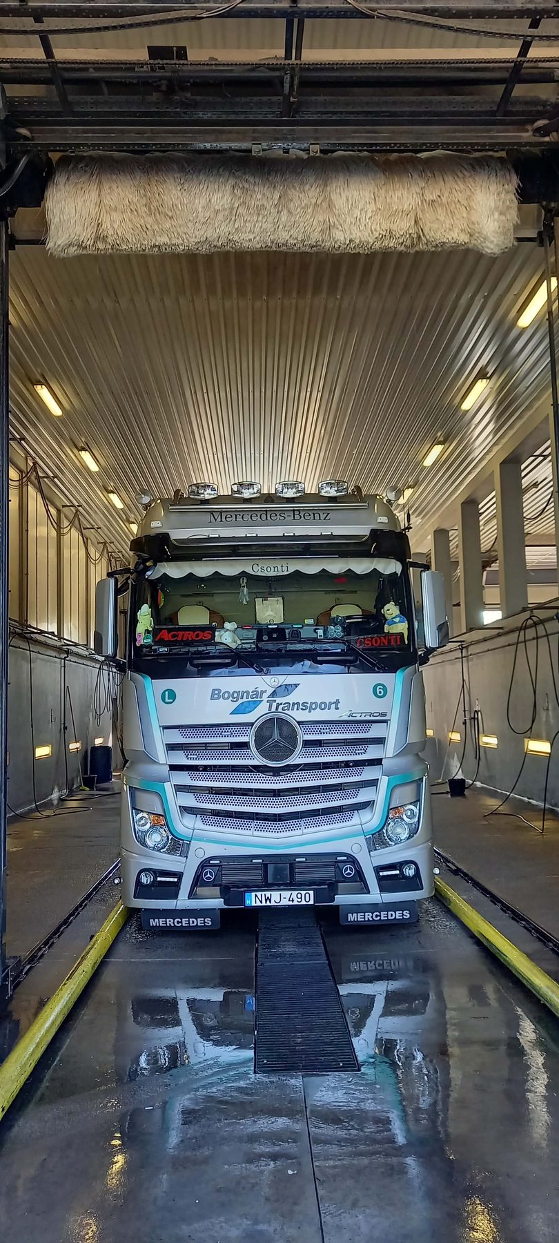 Bognár Transport kamion a telephelyen