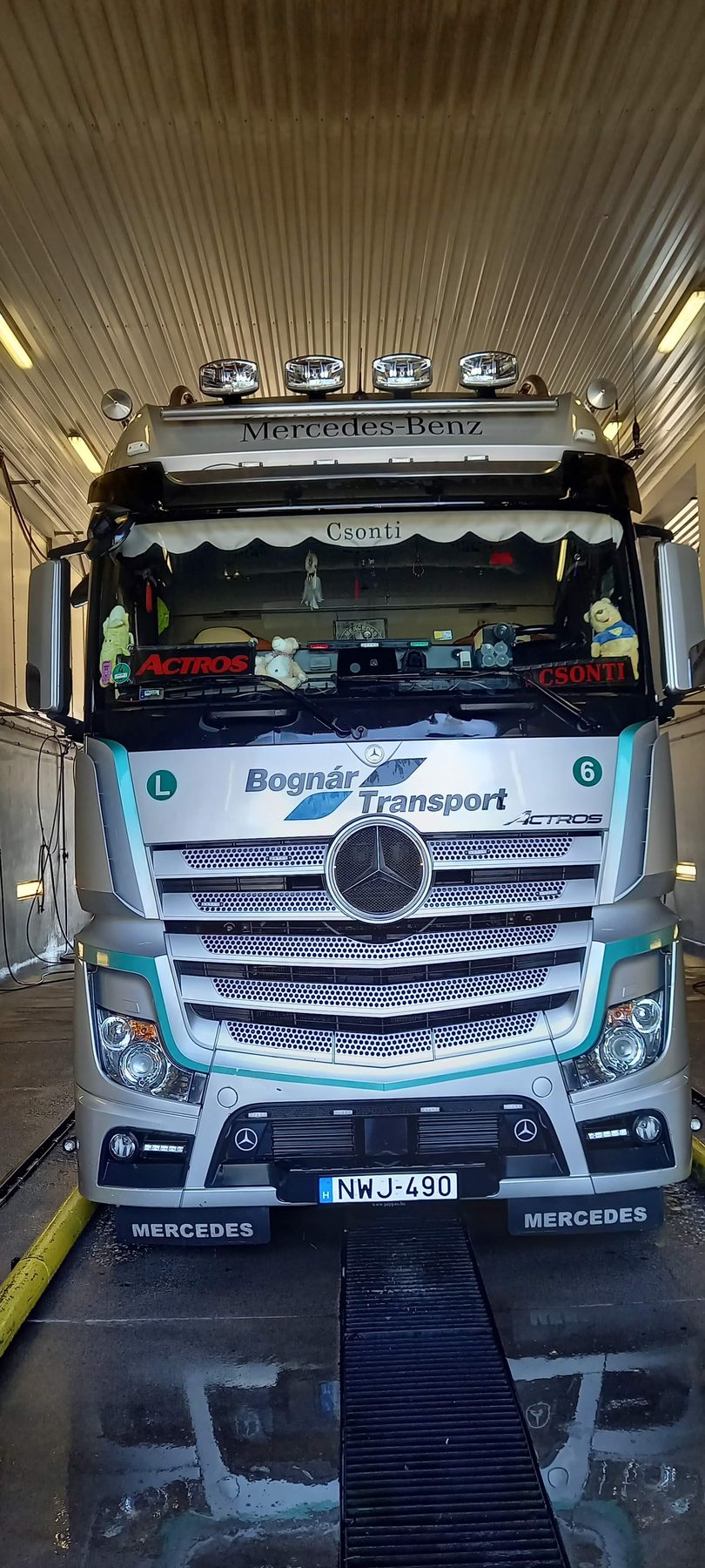 Bognár Transport kamion menet közben